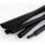 Termokahanev toru liimiga  2,4/0,8 must 1.2M